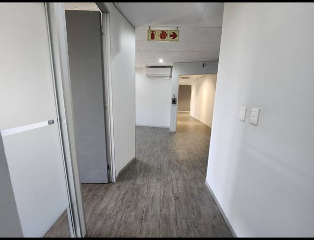 679M² OFFICE TO LET IN HALFWAY GARDENS